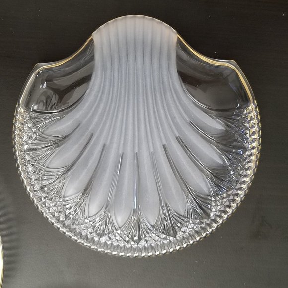 5 Crystal/Glass Clear Cut Shell Shape Dishes with Gold Tone Trim - Picture 4 of 4